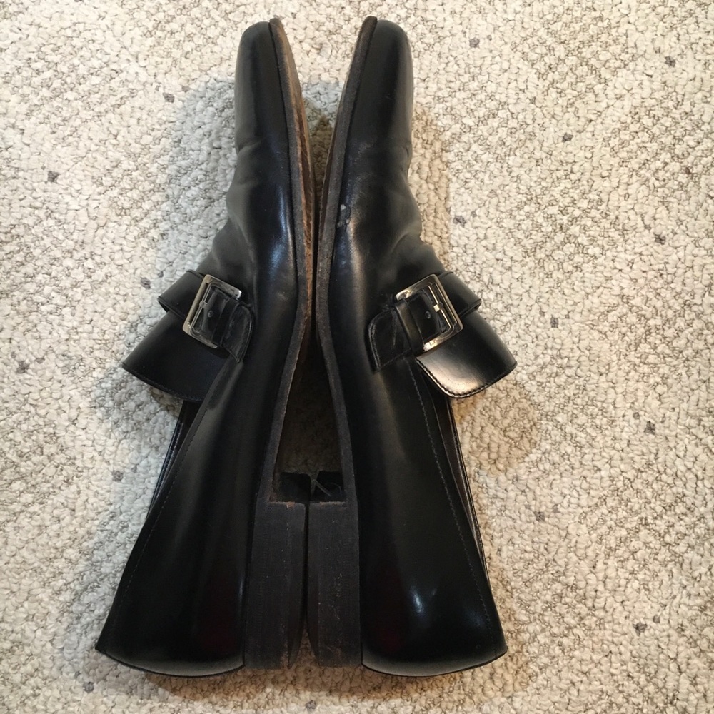 SOLD!!’ Salvatore Ferragamo Leather Loafers. - Picture 7 of 13